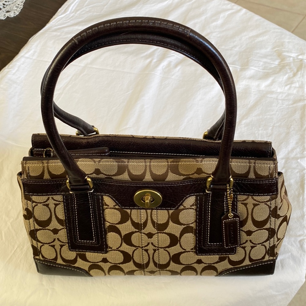 Coach double handle satchel. Excellent condition. Rarely used.